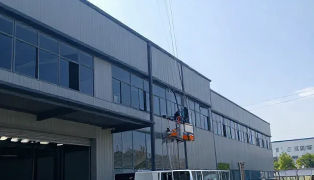 外墙清洗中产品使用的关键步骤与注意事项